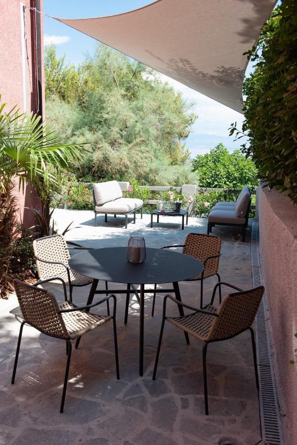 Beachfront Apartment Rosa Del Mar Jardin Moscenicka Draga Exterior photo