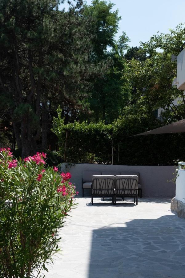 Beachfront Apartment Rosa Del Mar Jardin Moscenicka Draga Exterior photo